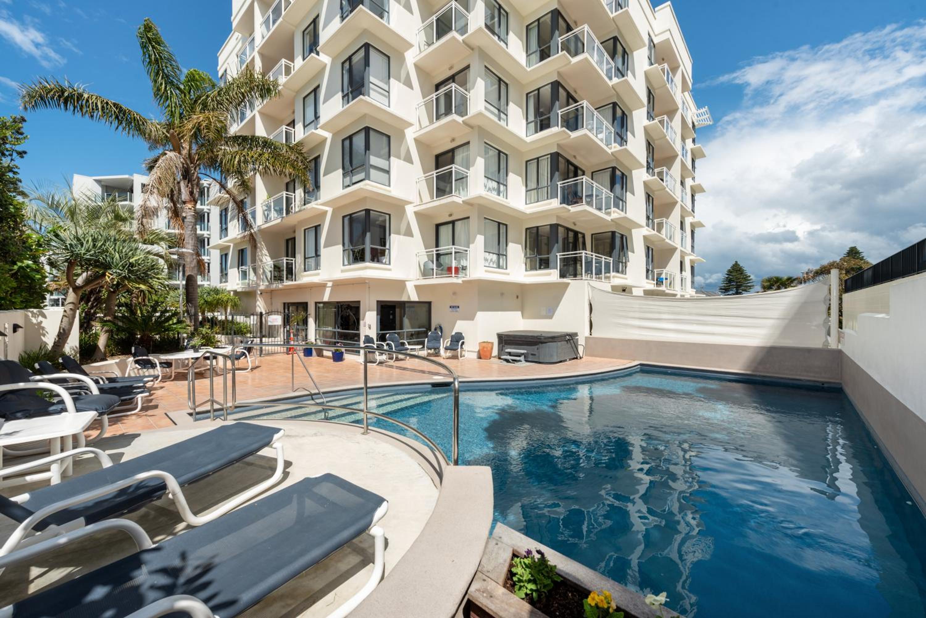 Hotel The Atrium Apartments
