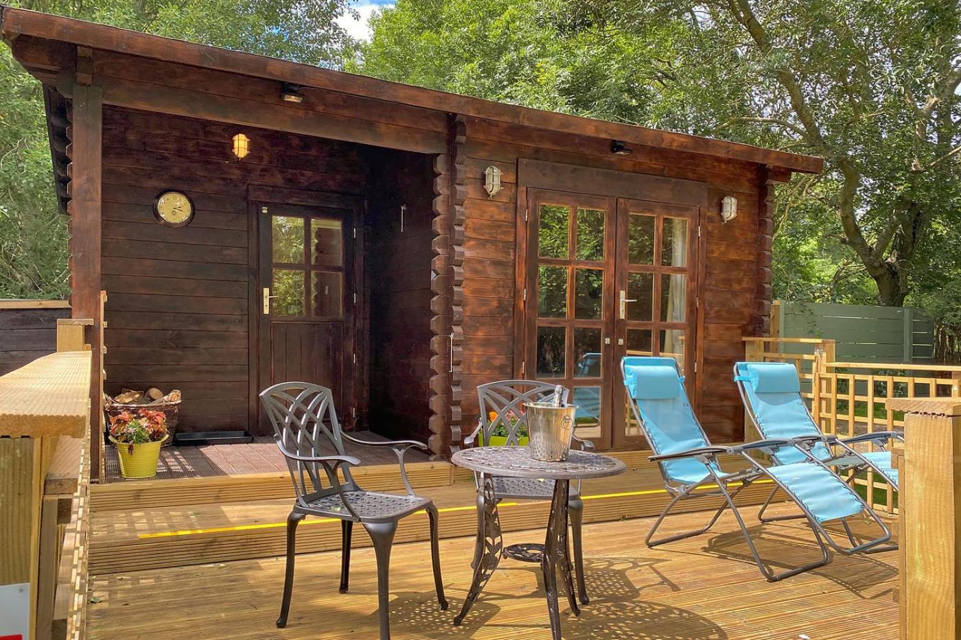 Hotel The Lodge With Hot Tub