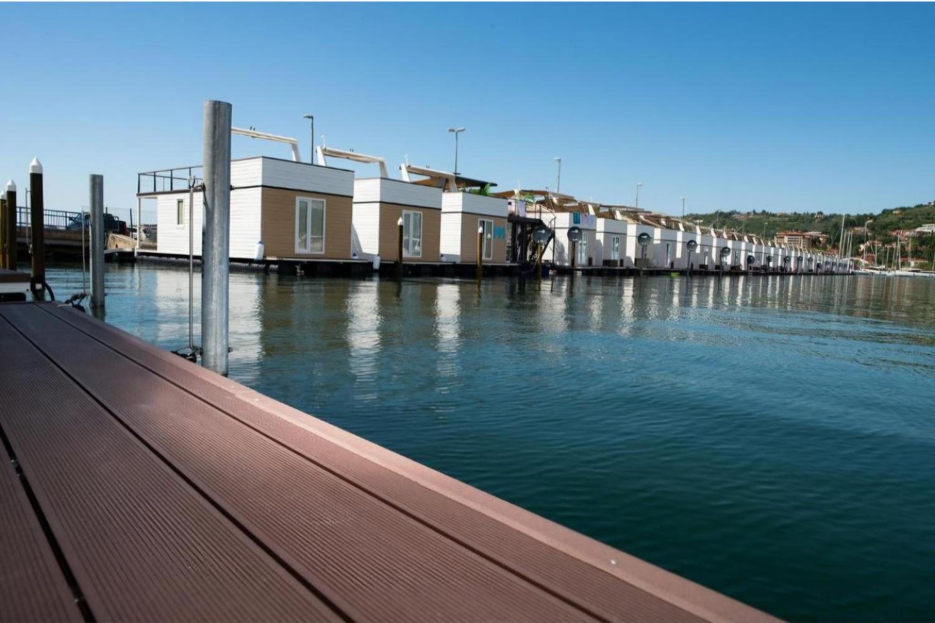 Hotel Sea Diva - Luxury Boathouse
