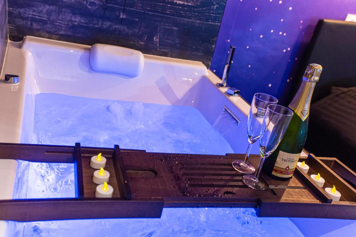 Hotel Lovroom - Special Amoureux - Hyper Centre - Lorient