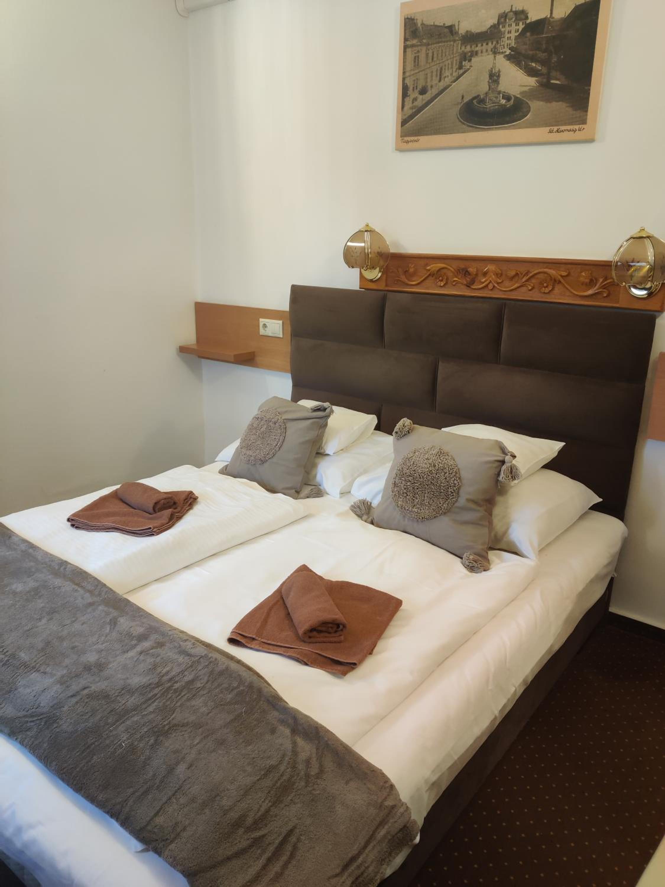 Hotel Fészek Fogadó - Pension Nest