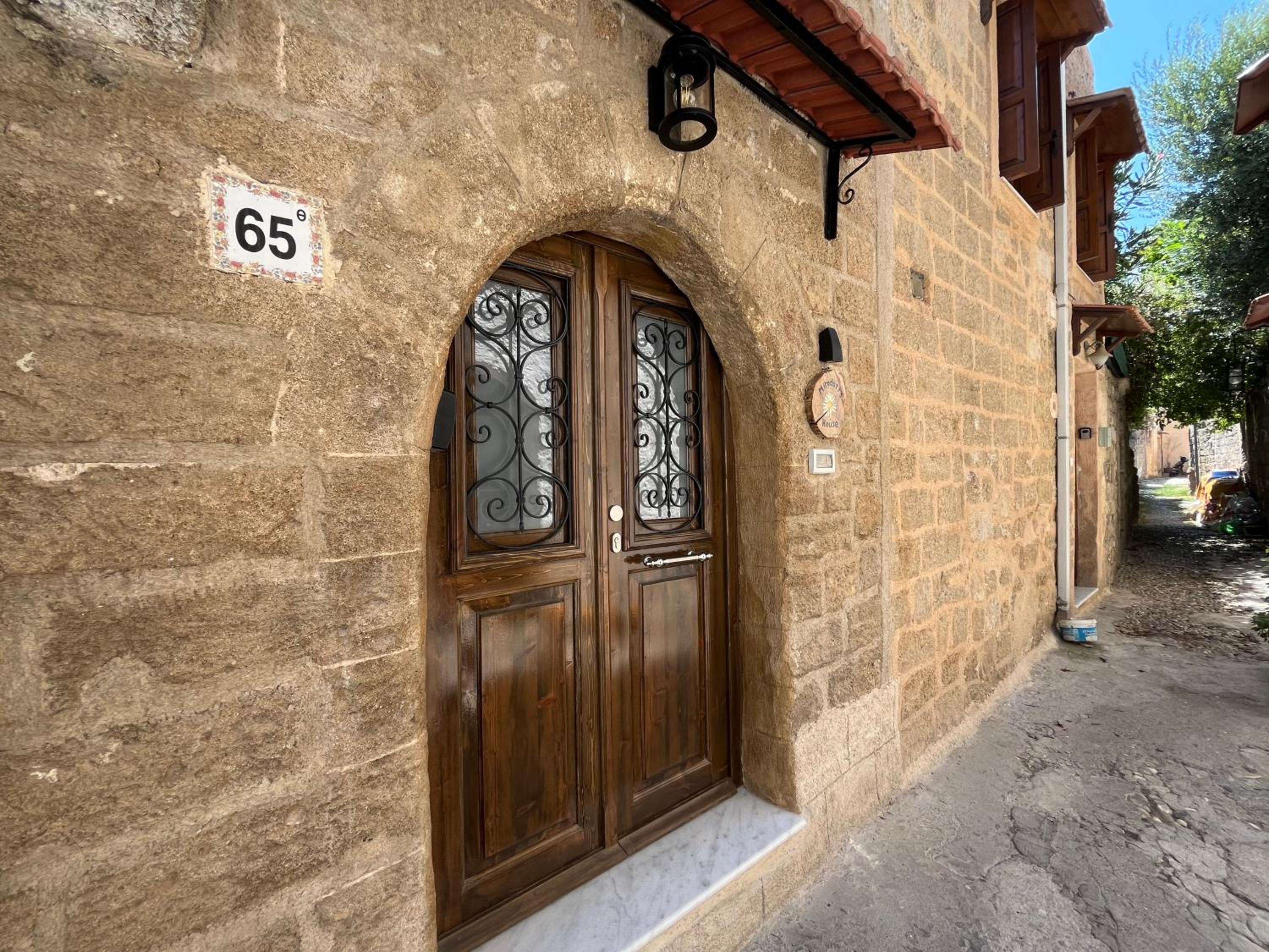 Hotel Mirodatys House