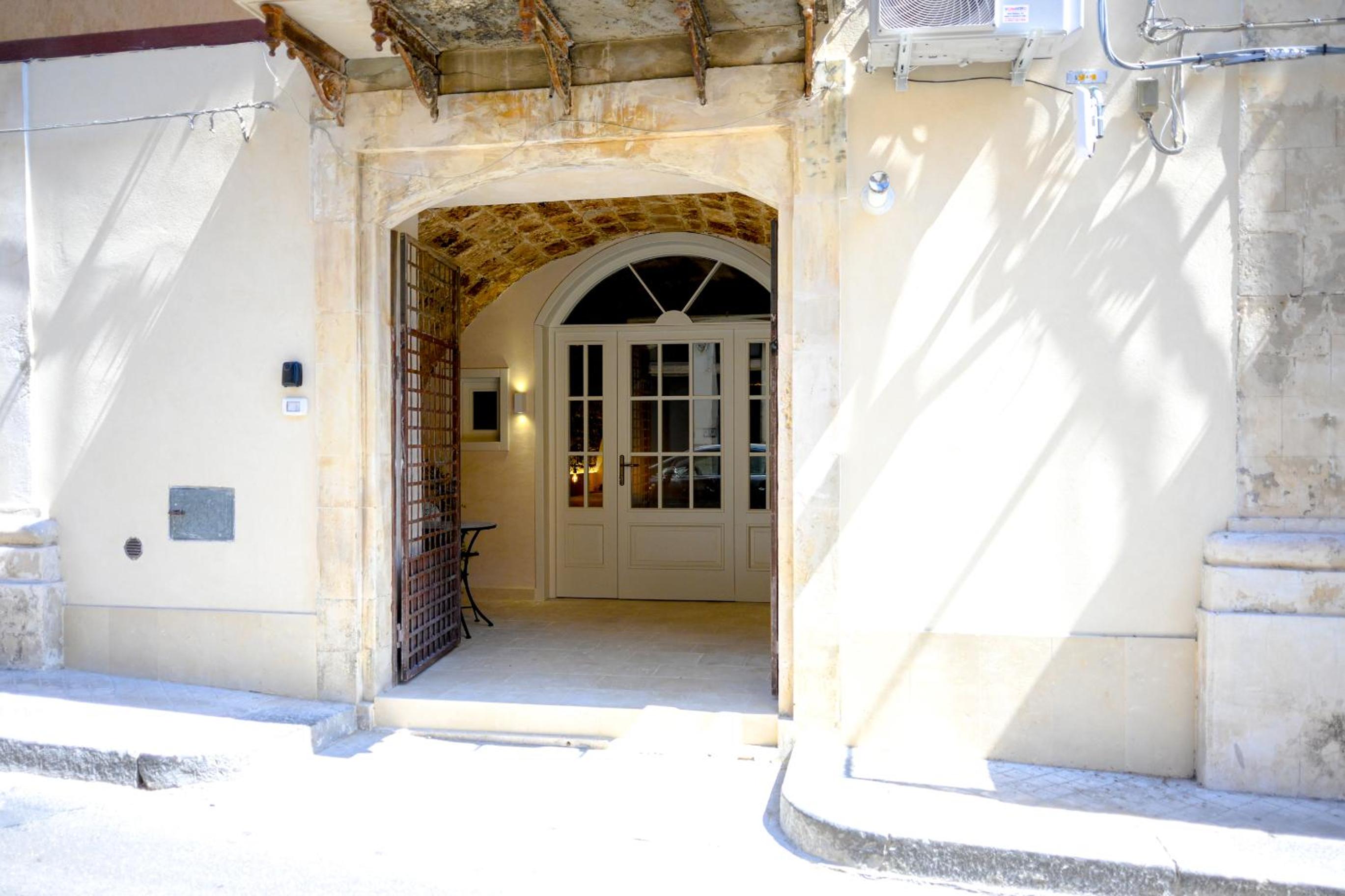 Hotel La Grotta, Luxury Suite & Spa
