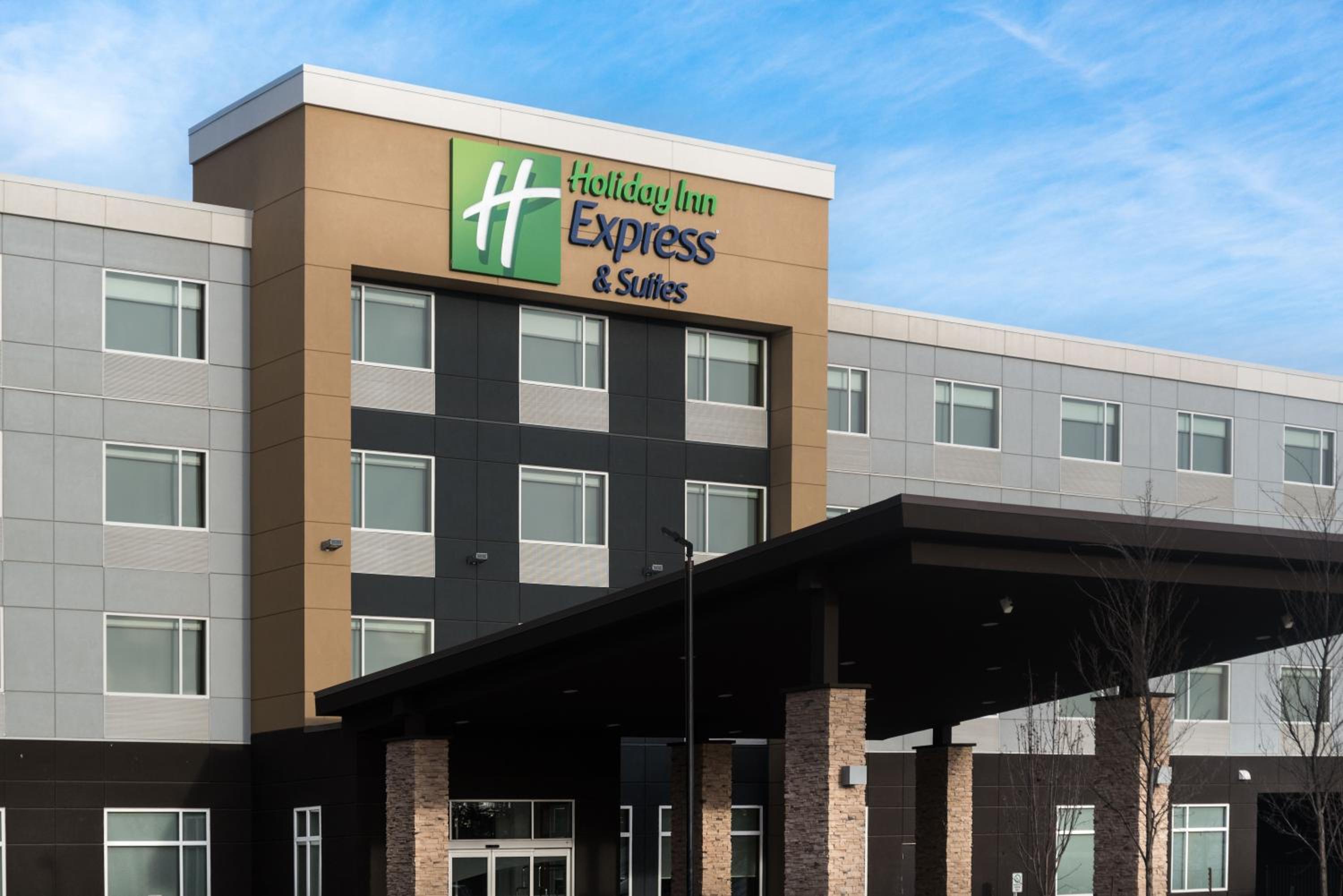 Hotel Holiday Inn Express & Suites West Edmonton-mall Area By Ihg
