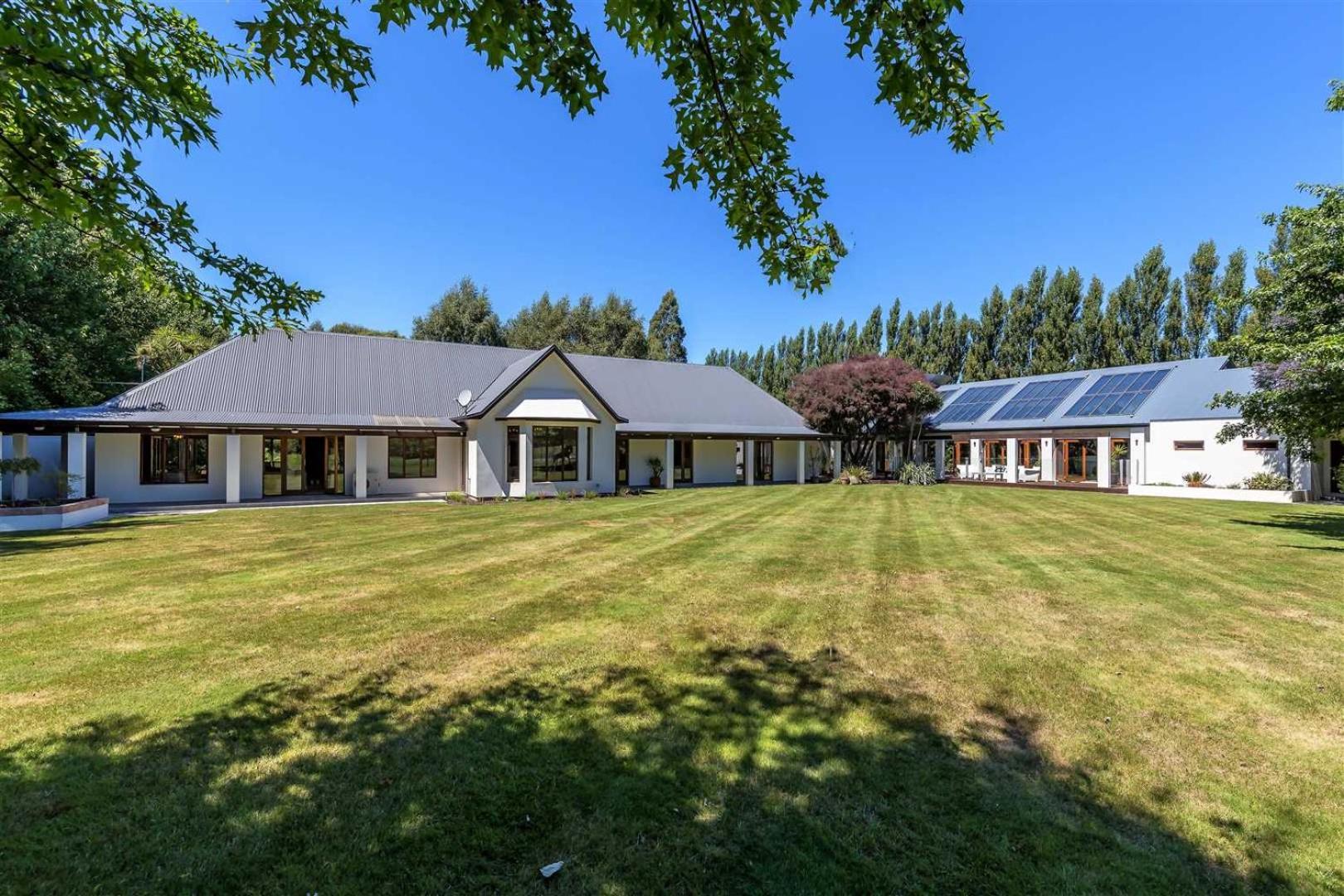 Hotel Bond Estate Luxury Accommodation