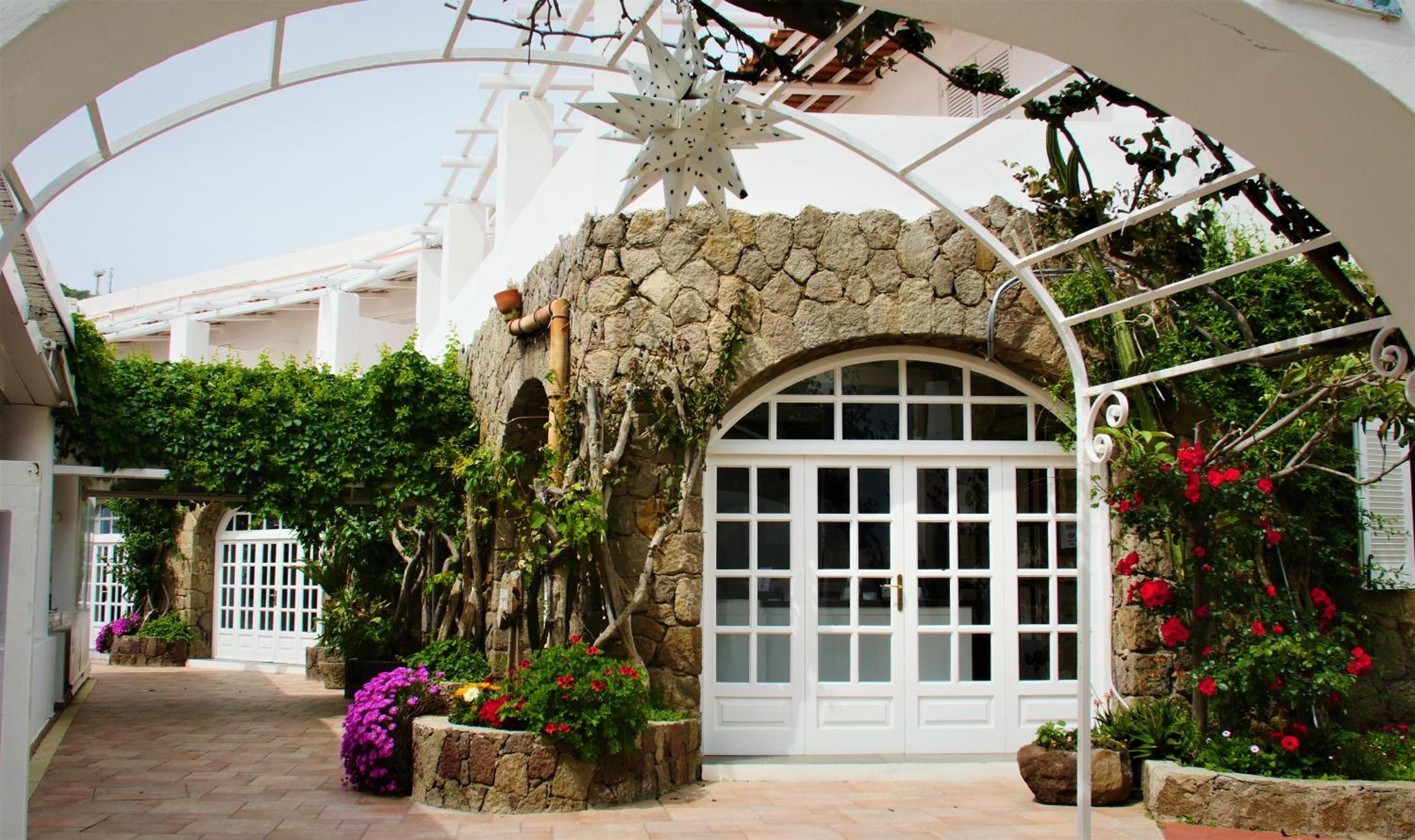 Hotel La Piazza Luxury Hotel & Spa