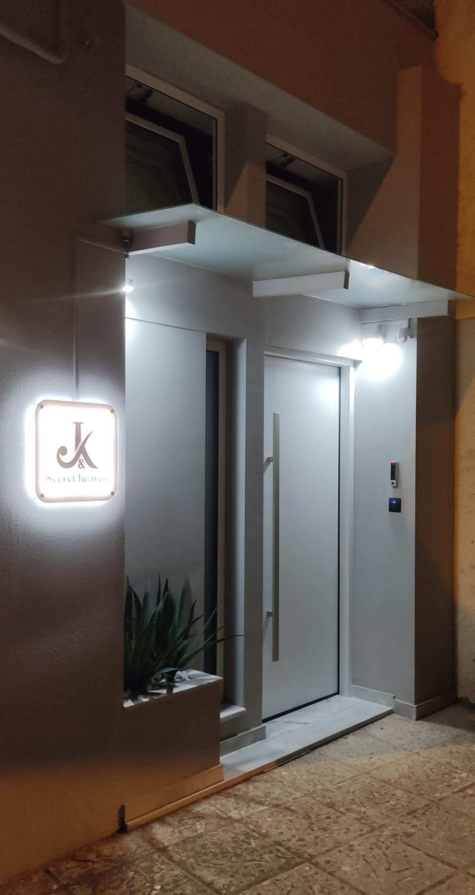 Hotel Secret Heaven Jk