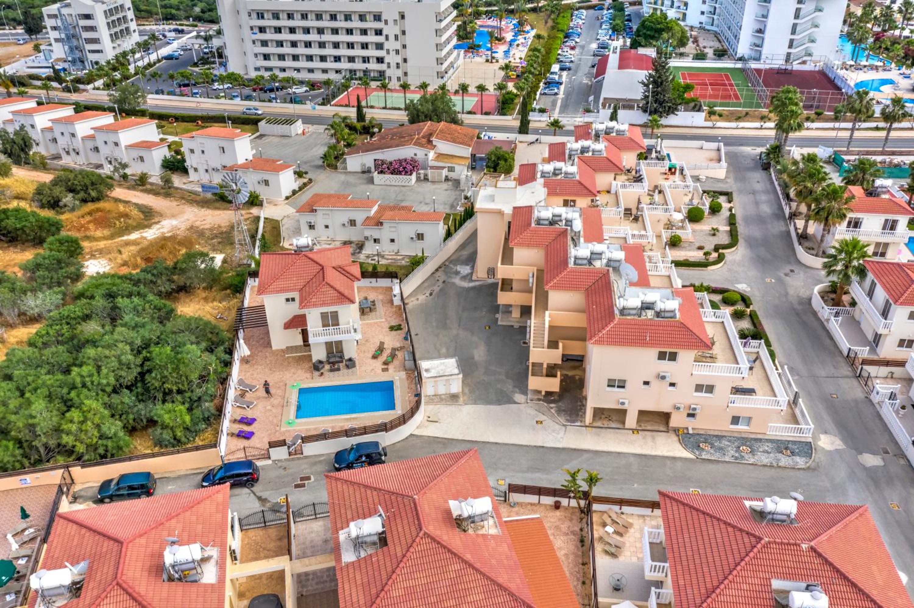 Hotel Nissi Crystal Villas