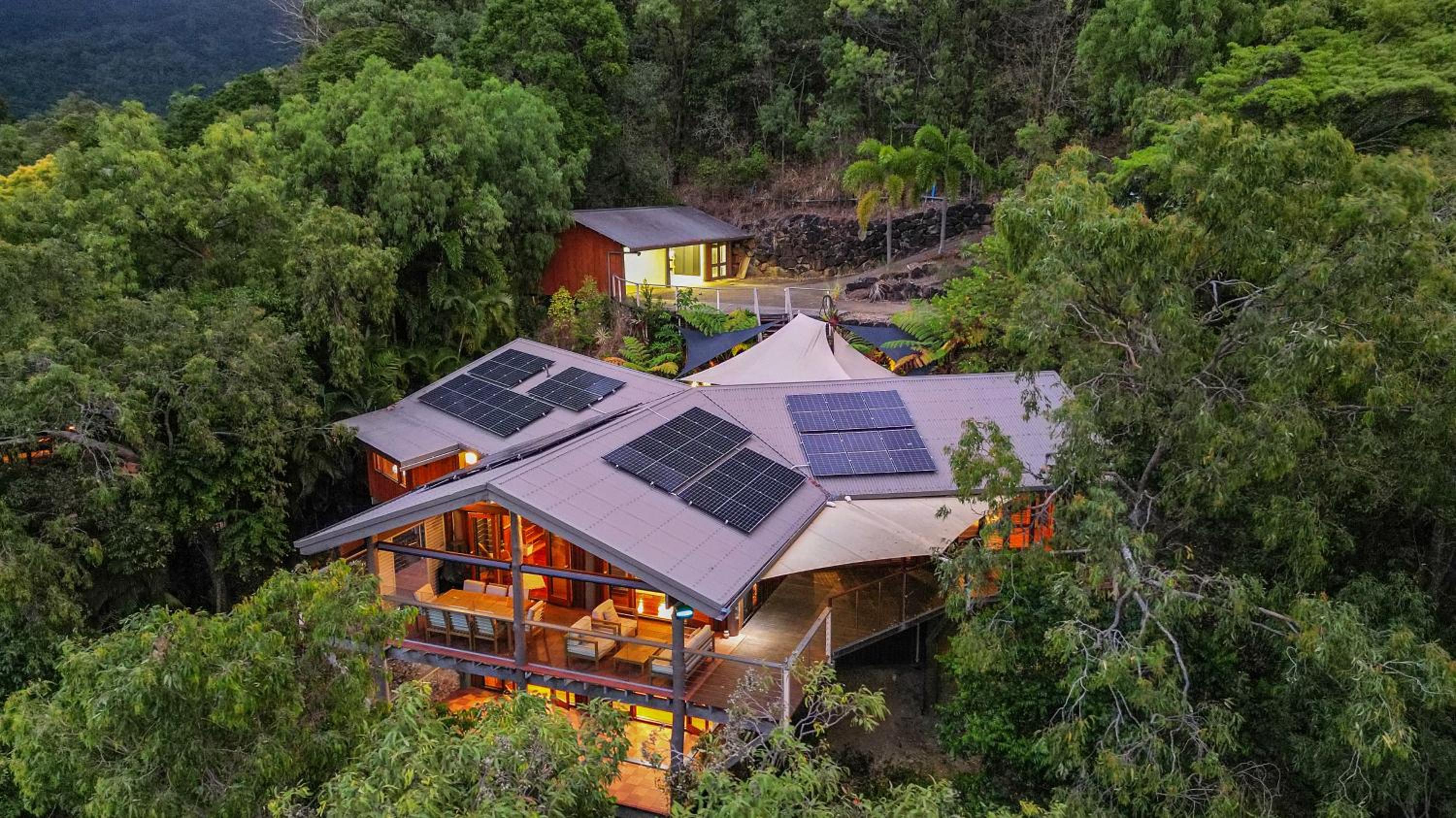 Hotel Rainforest Treehouse Sanctuary - With Ocean Views