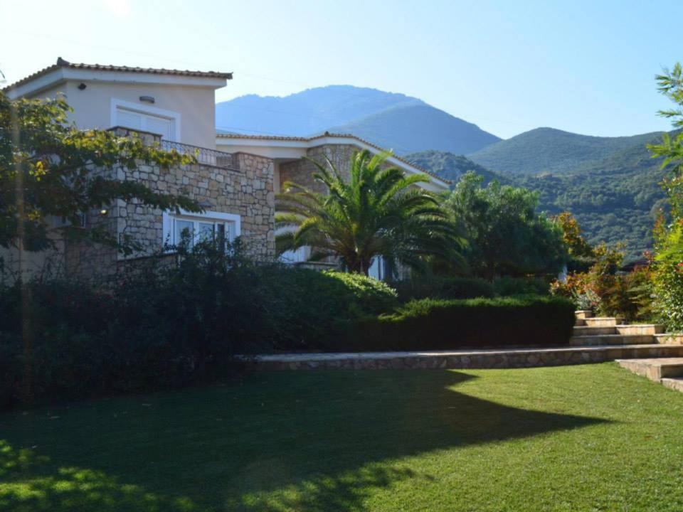 Hotel Luxury Villa Flora Kiparissia