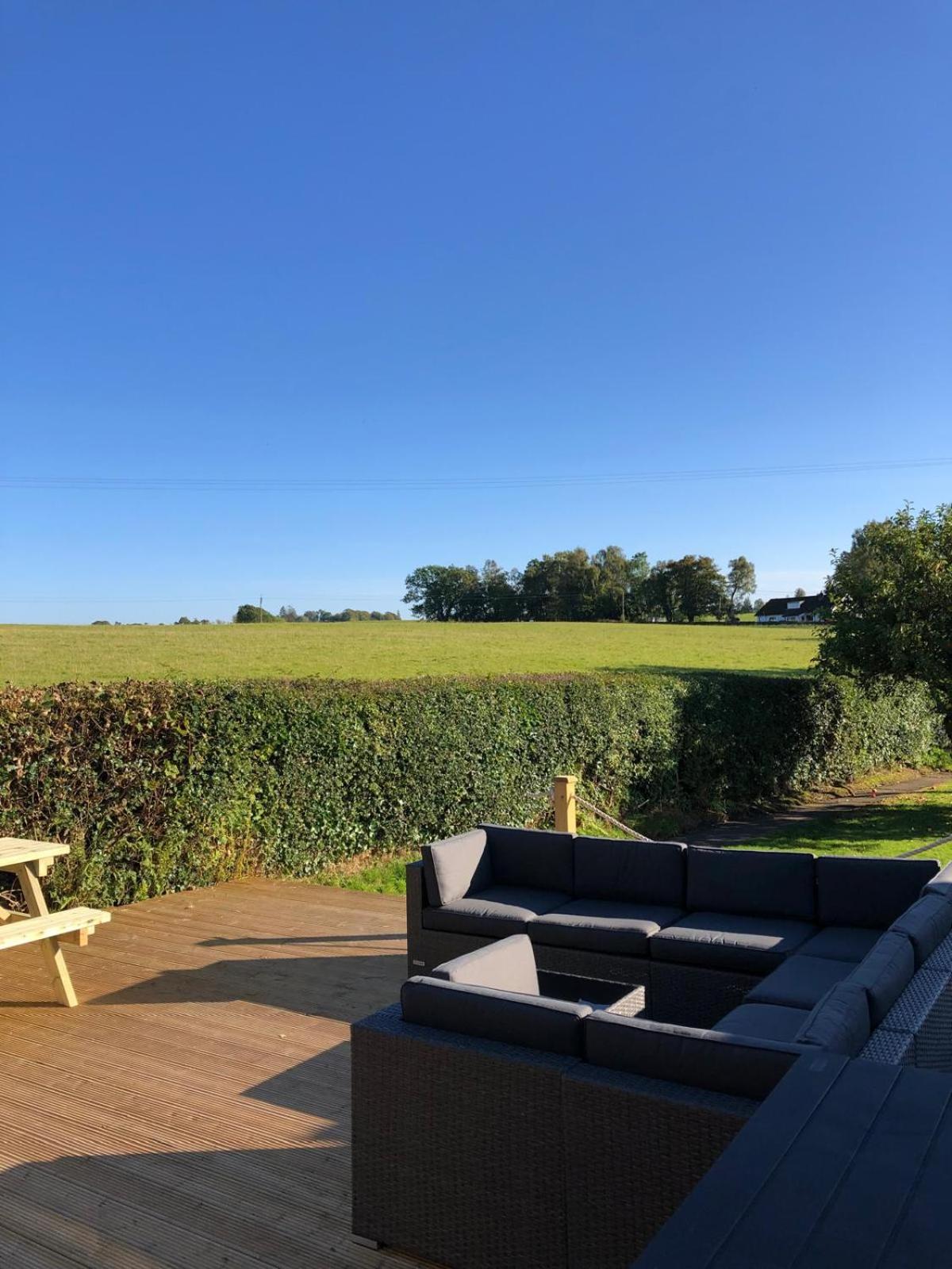 Hotel Rosebank Cottage - Fresh Water Hot Tub & Log Stove