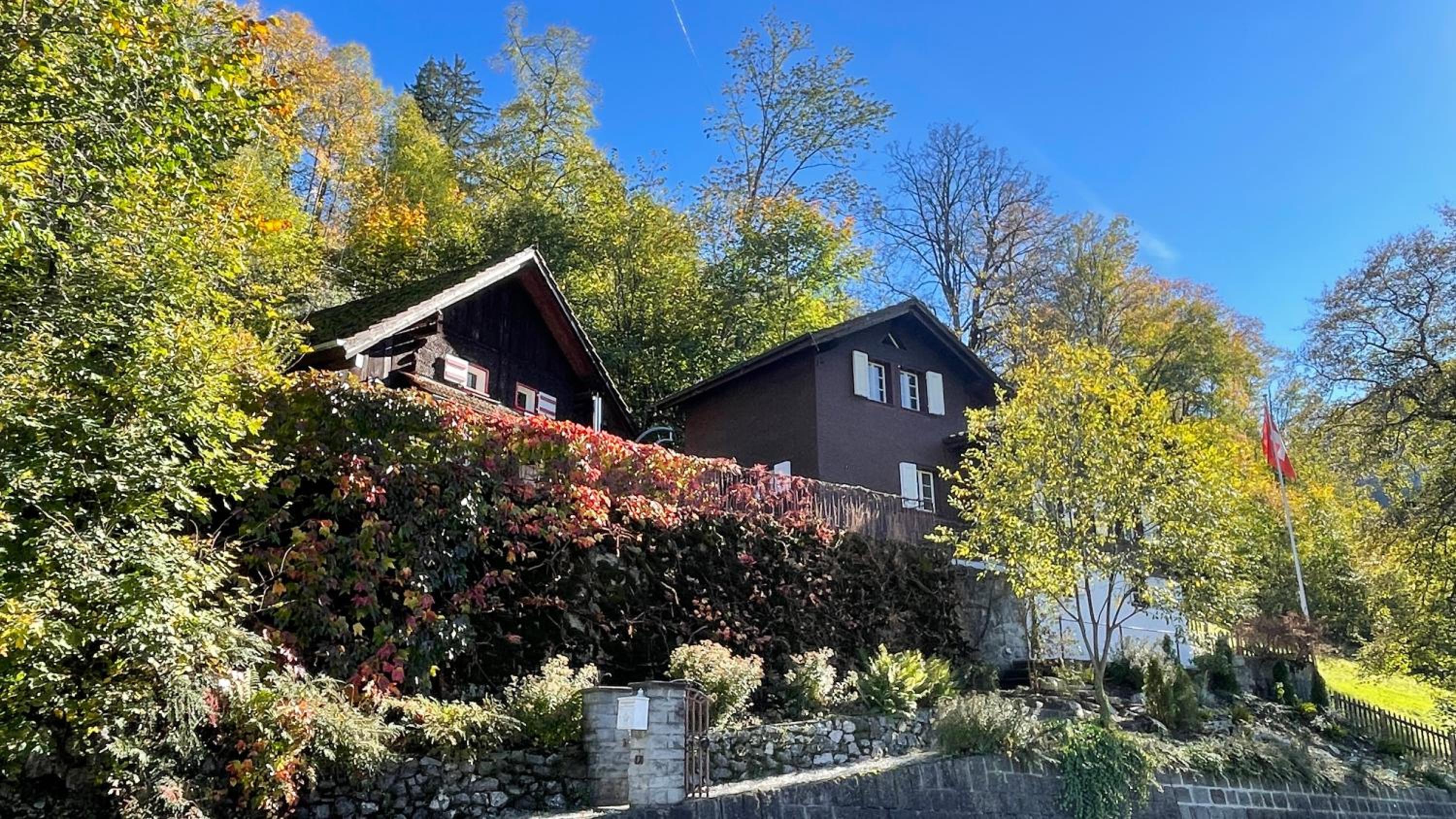 Hotel Romantic Superior Swiss Chalet With Hottub