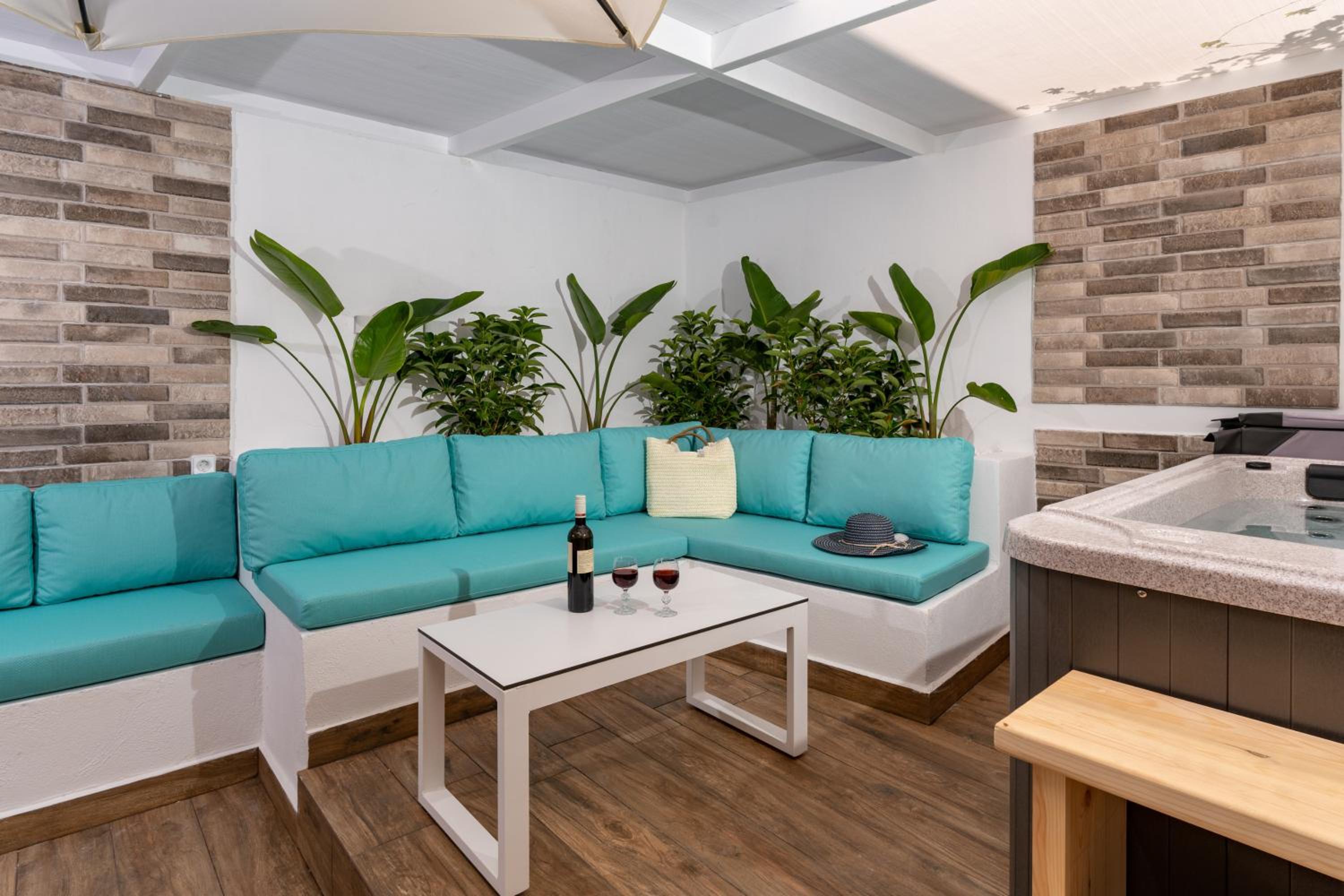 Hotel City And Sand Suites