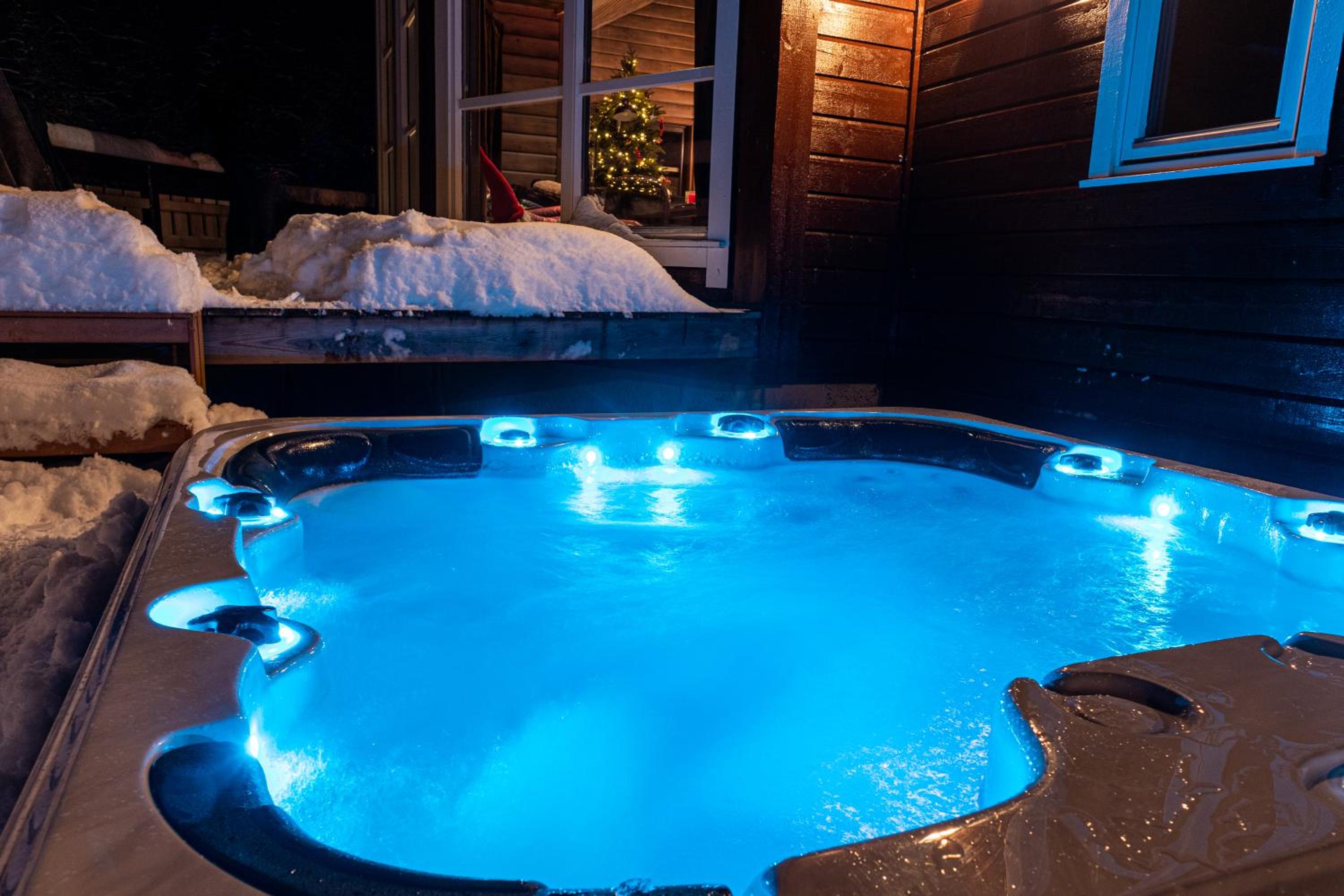 Hotel Cabin In Hodlekve With 5 Bedrooms & Hot Tub.
