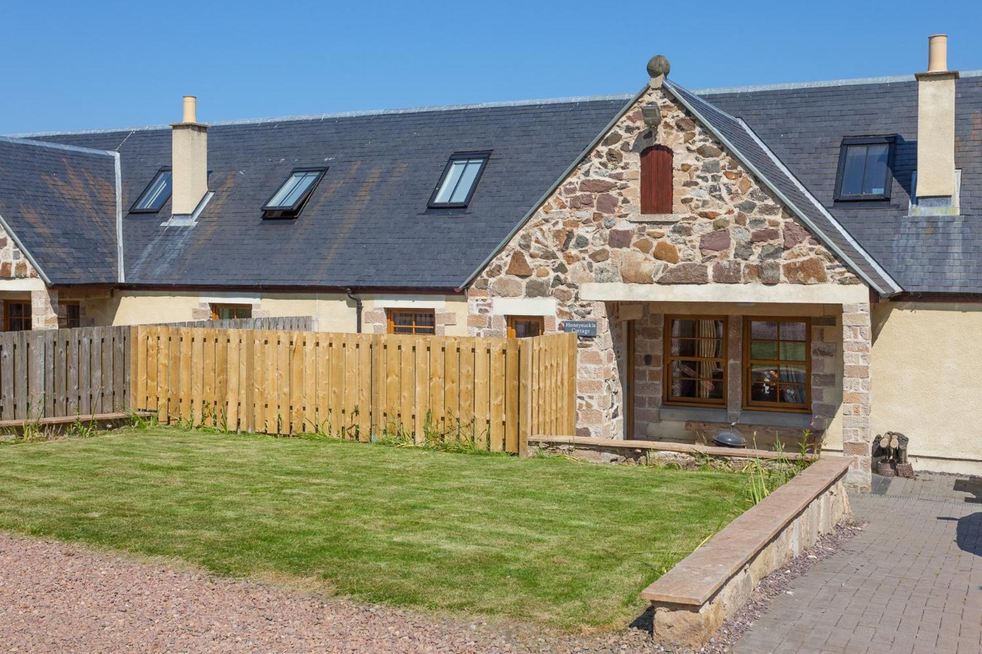 Hotel Honeysuckle Cottage At Williamscraig Holiday Cottages