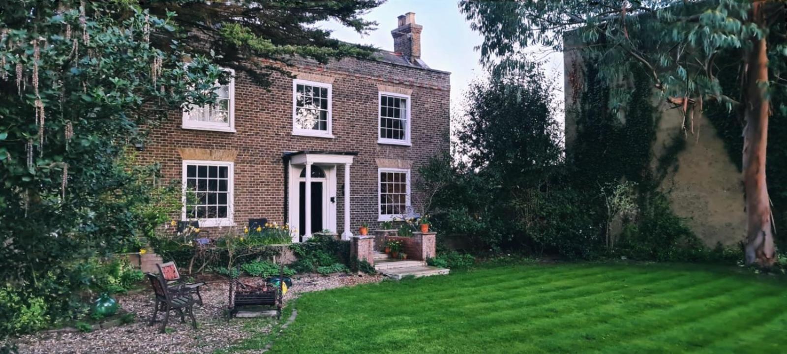 Hotel Old Manor House Of Cheshunt- Grade Ii Listed Villa
