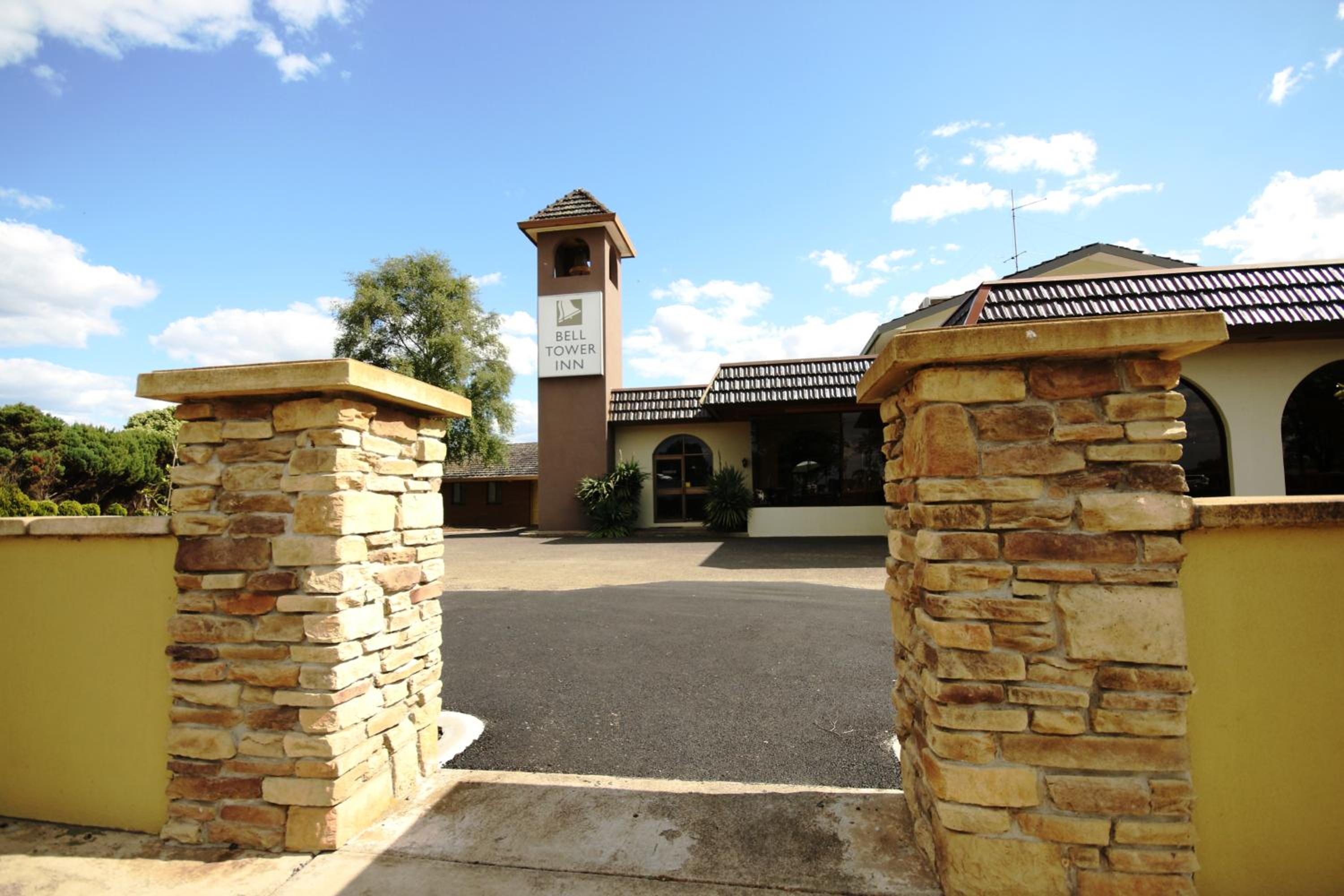 Hotel Bell Tower Inn