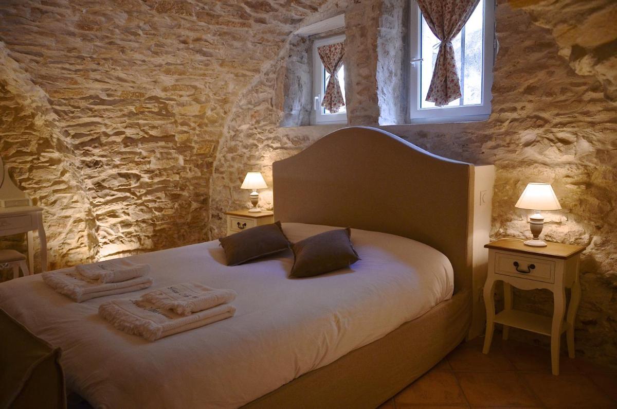 Hotel LOCUS AMOENUS