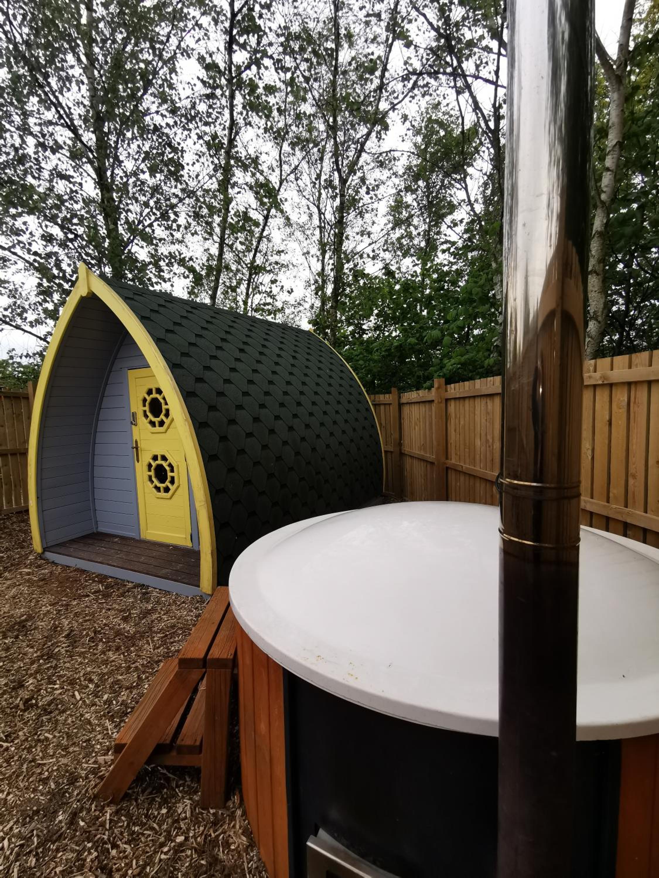 Hotel Cosy Forest Pod With Wood Fired Hot Tub & Fire Pit