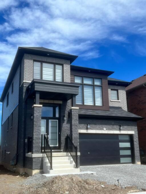 Hotel Niagaras Entertainment House