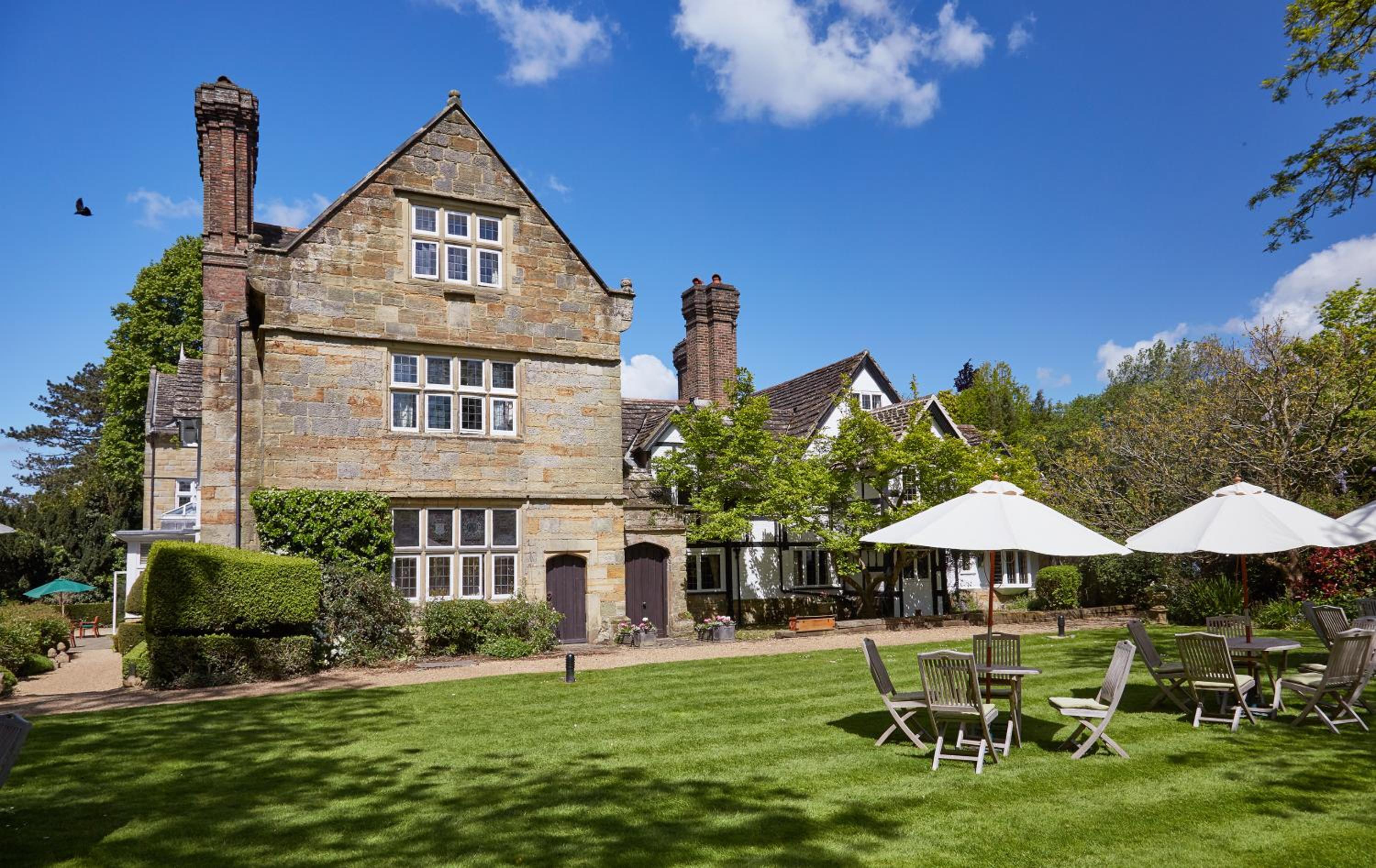 Hotel Ockenden Manor Hotel & Spa