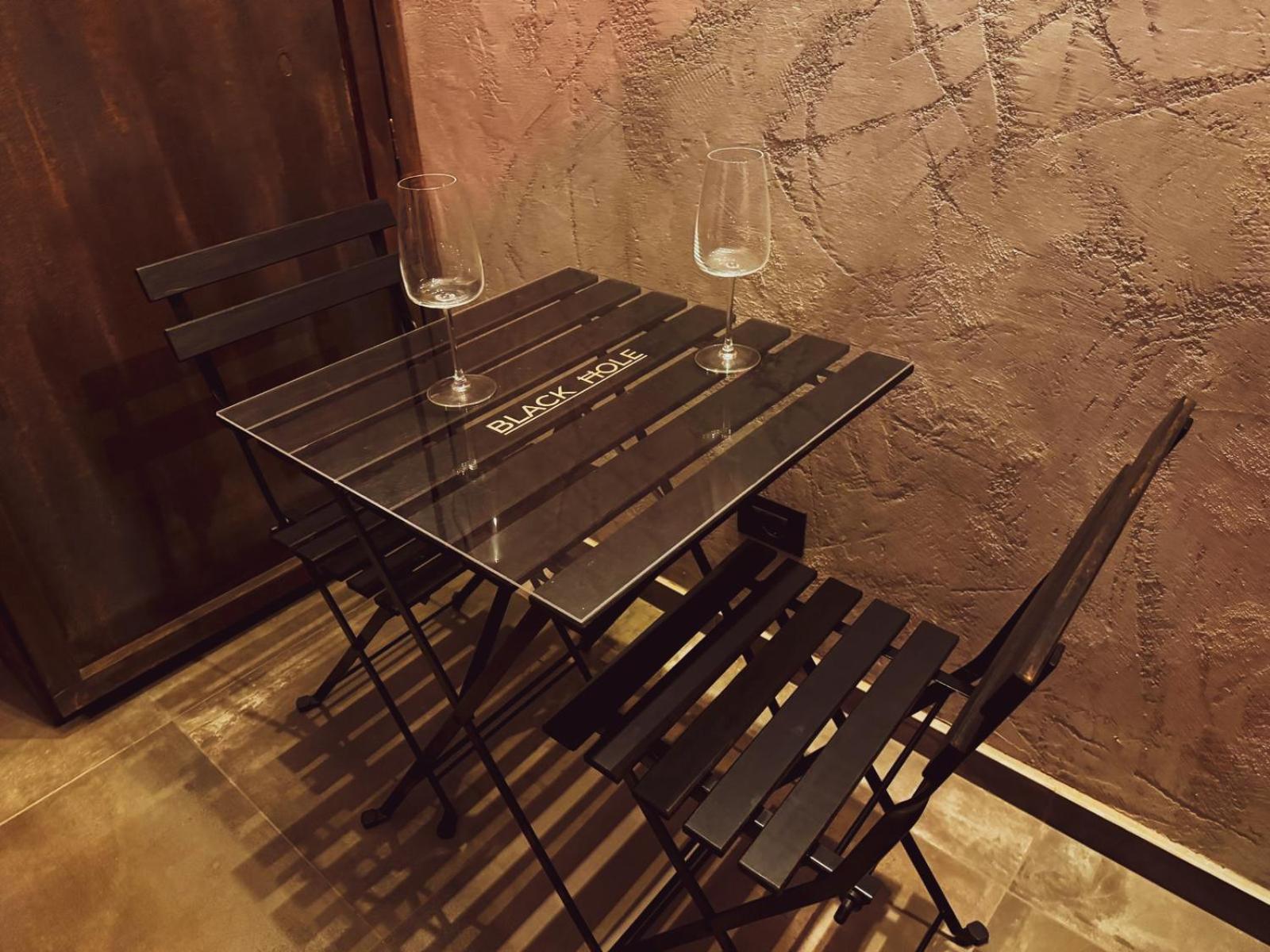 Hotel Black Hole Rooms