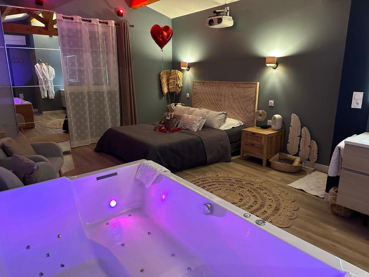 Hotel Mas Hinaiti - Suite romantique avec Spa et écran géant de cinéma