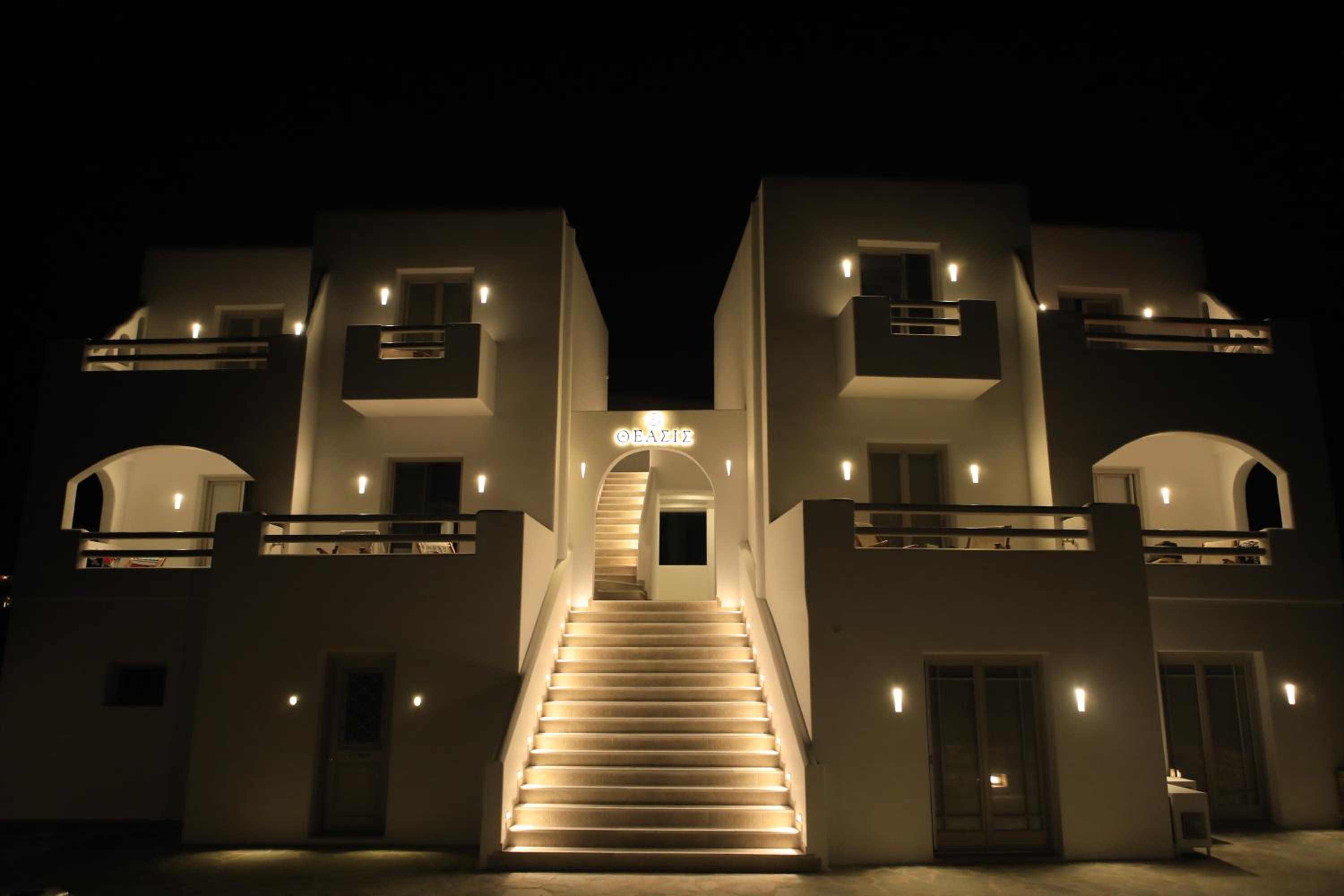 Hotel Theasis Luxury Suites
