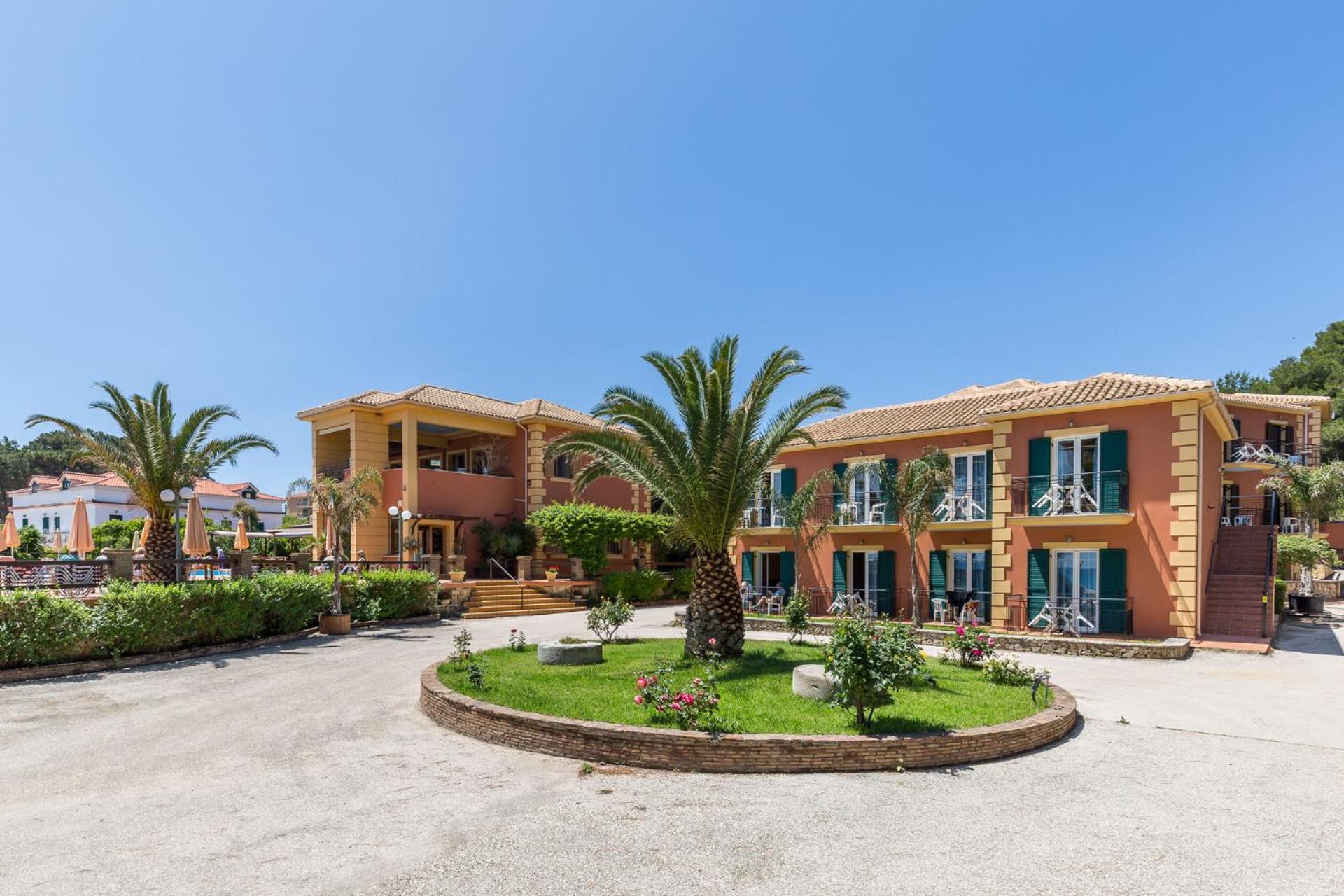 Hotel Makis Hotel