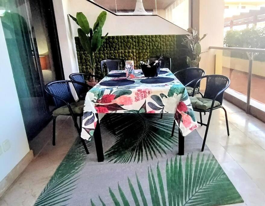 Hotel Marina Del Castillo 301