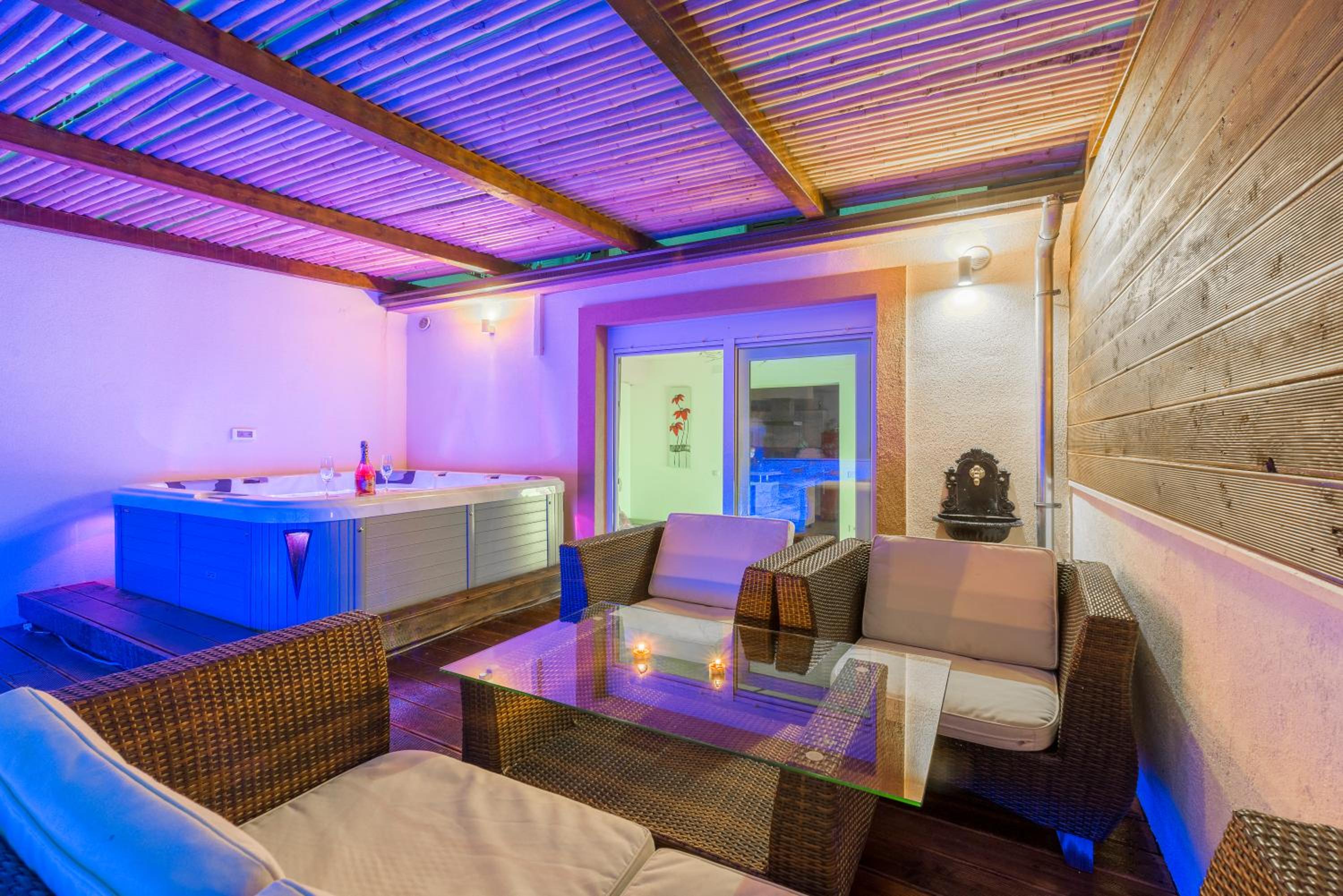 Hotel Tino Luxury Apartment With Jacuzzi