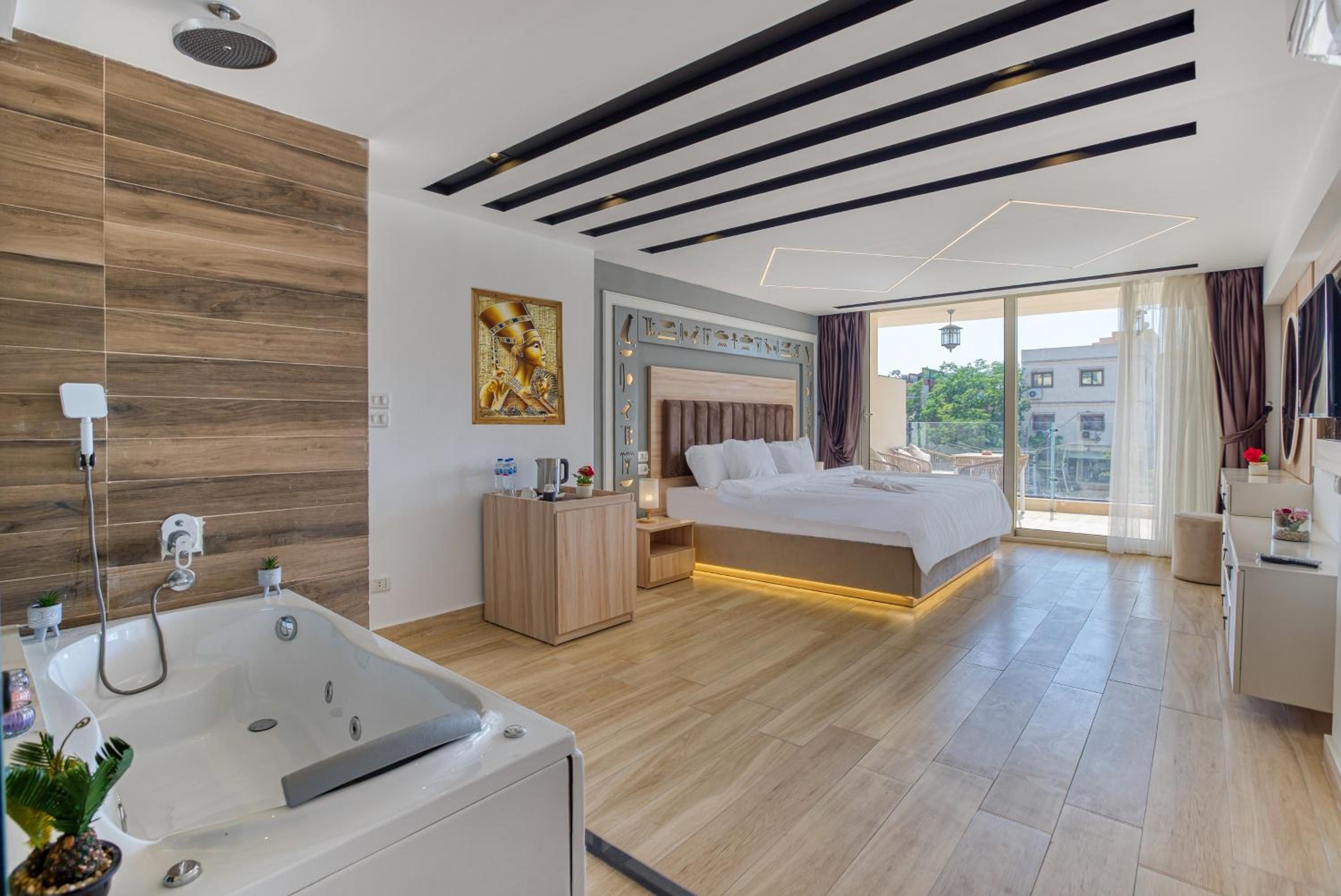 Hotel The Platinum Pyramid view inn