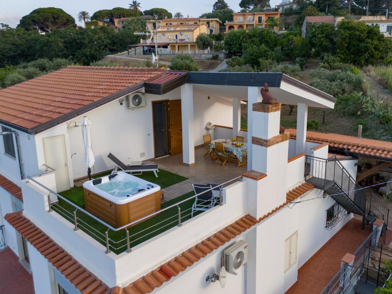 Hotel Loft Incantevole Con Idromassaggio Esterno Privato