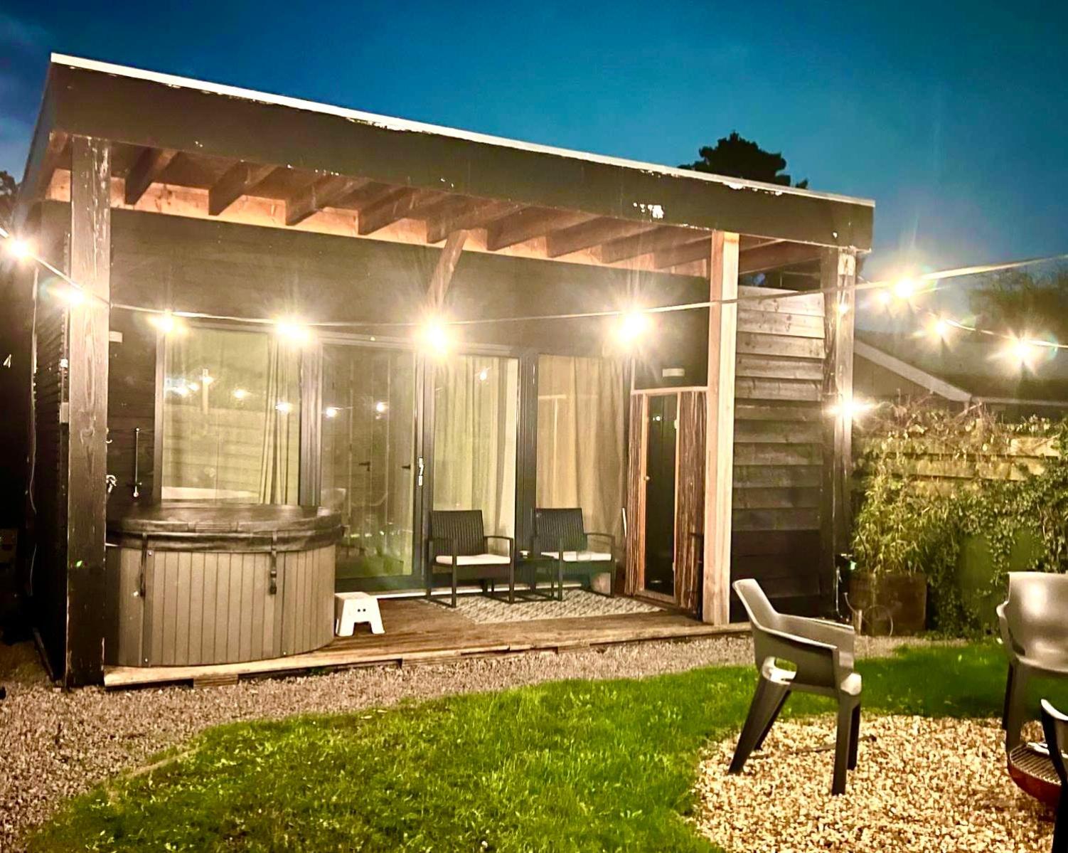 Hotel Family House With Garden & Bubble Bath & Sauna Near Amsterdam