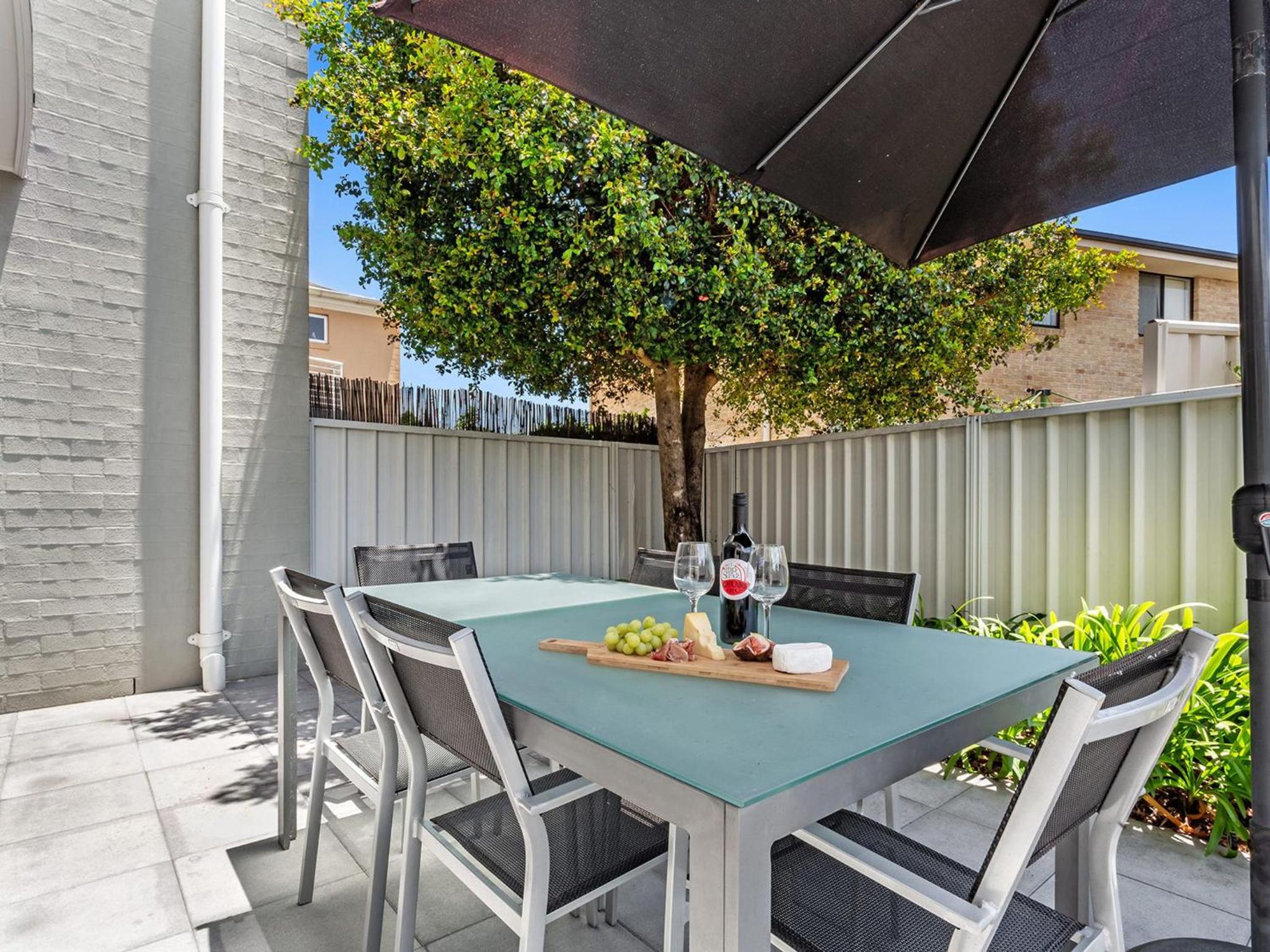 Hotel Sandcastles, 1/8 Ala Moana Way