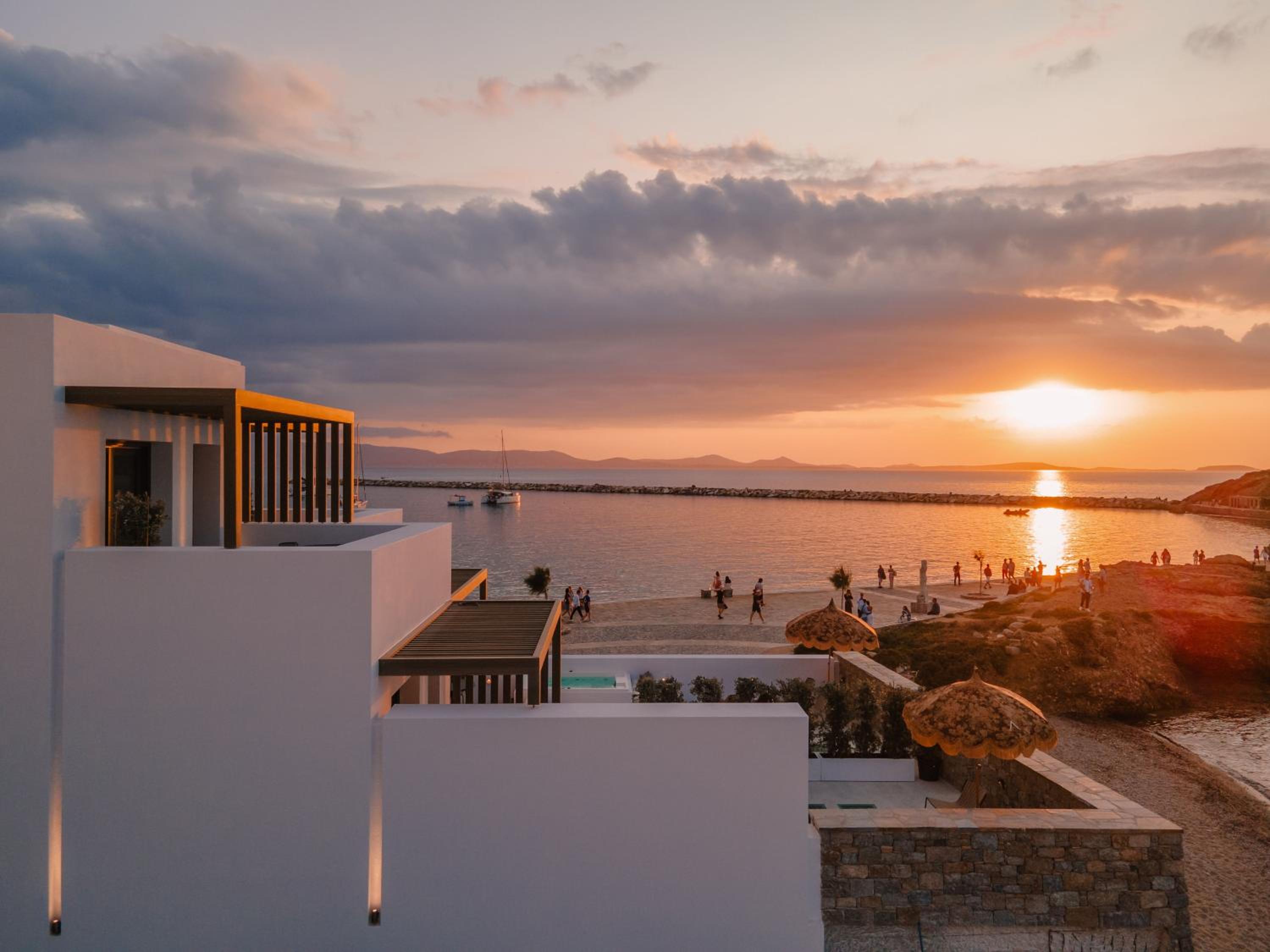 Hotel Naxos Rhyton