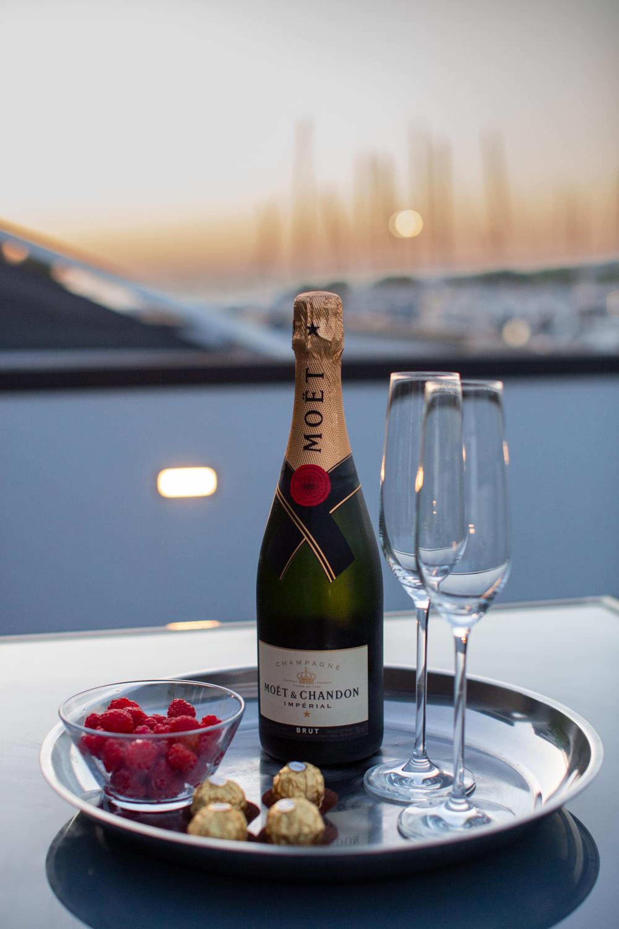 Hotel Floating Sea House Shark 2