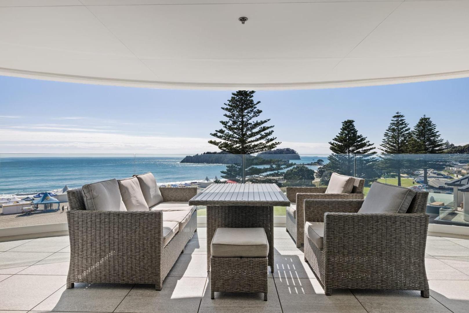 Hotel Oceanside Bliss - Absolute Beachfront - Uninterrupted Ocean Views With Pool