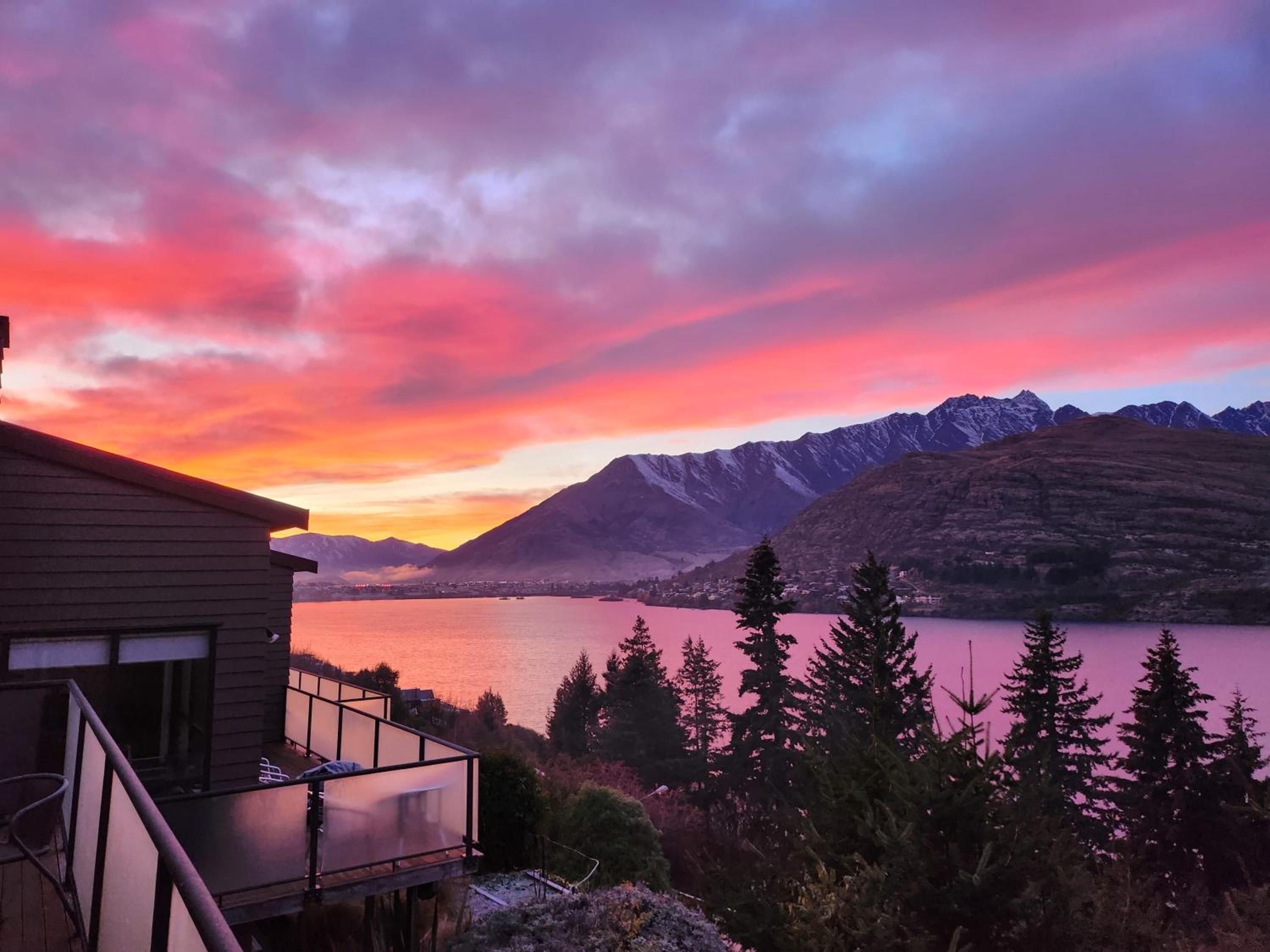 Hotel Queenstown Getaway With Stunning Alpine Views