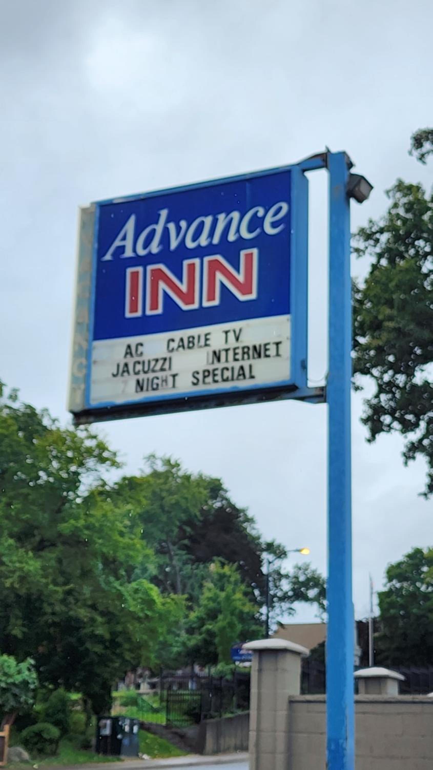 Hotel Advance Inn