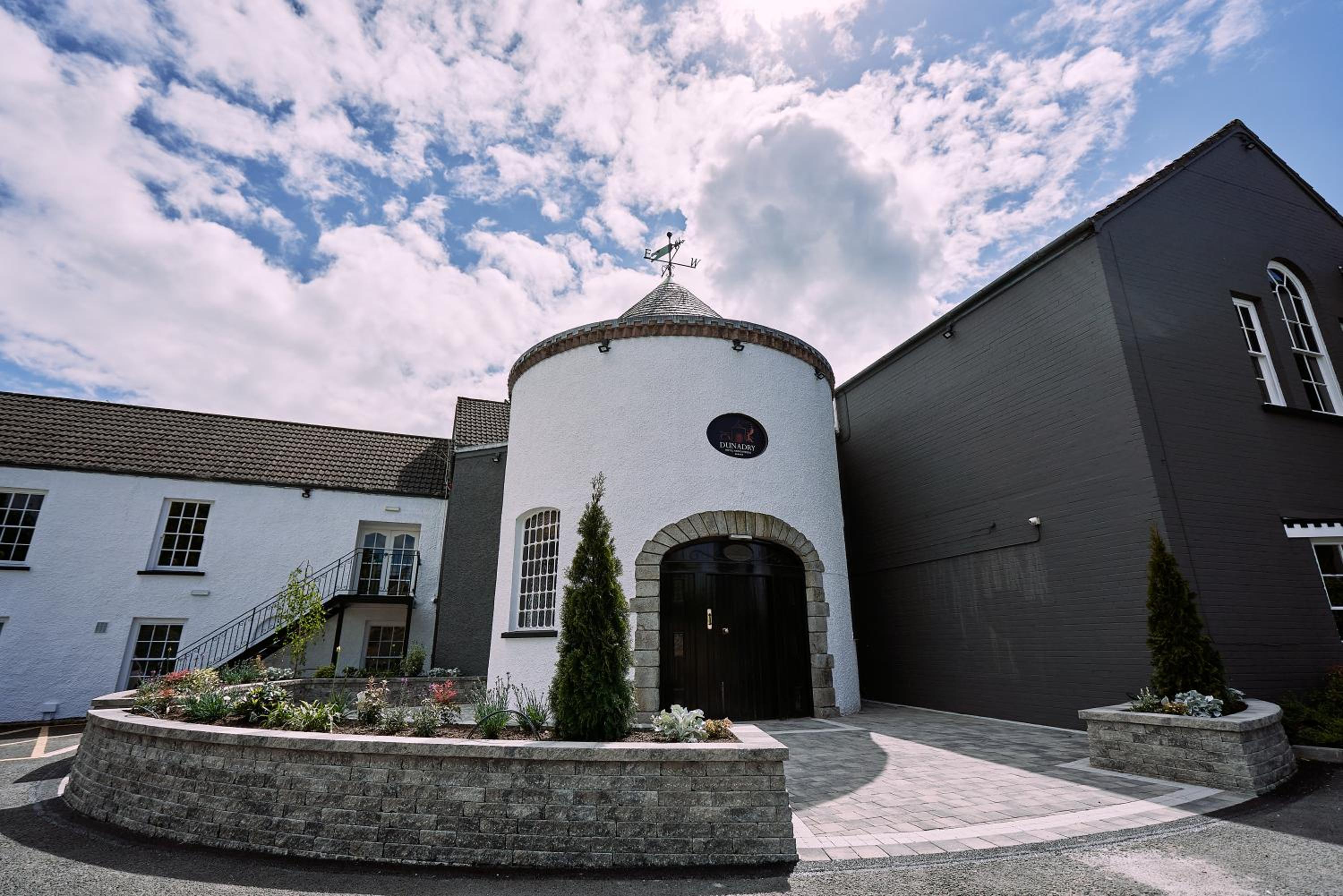 Hotel Dunadry Hotel And Gardens