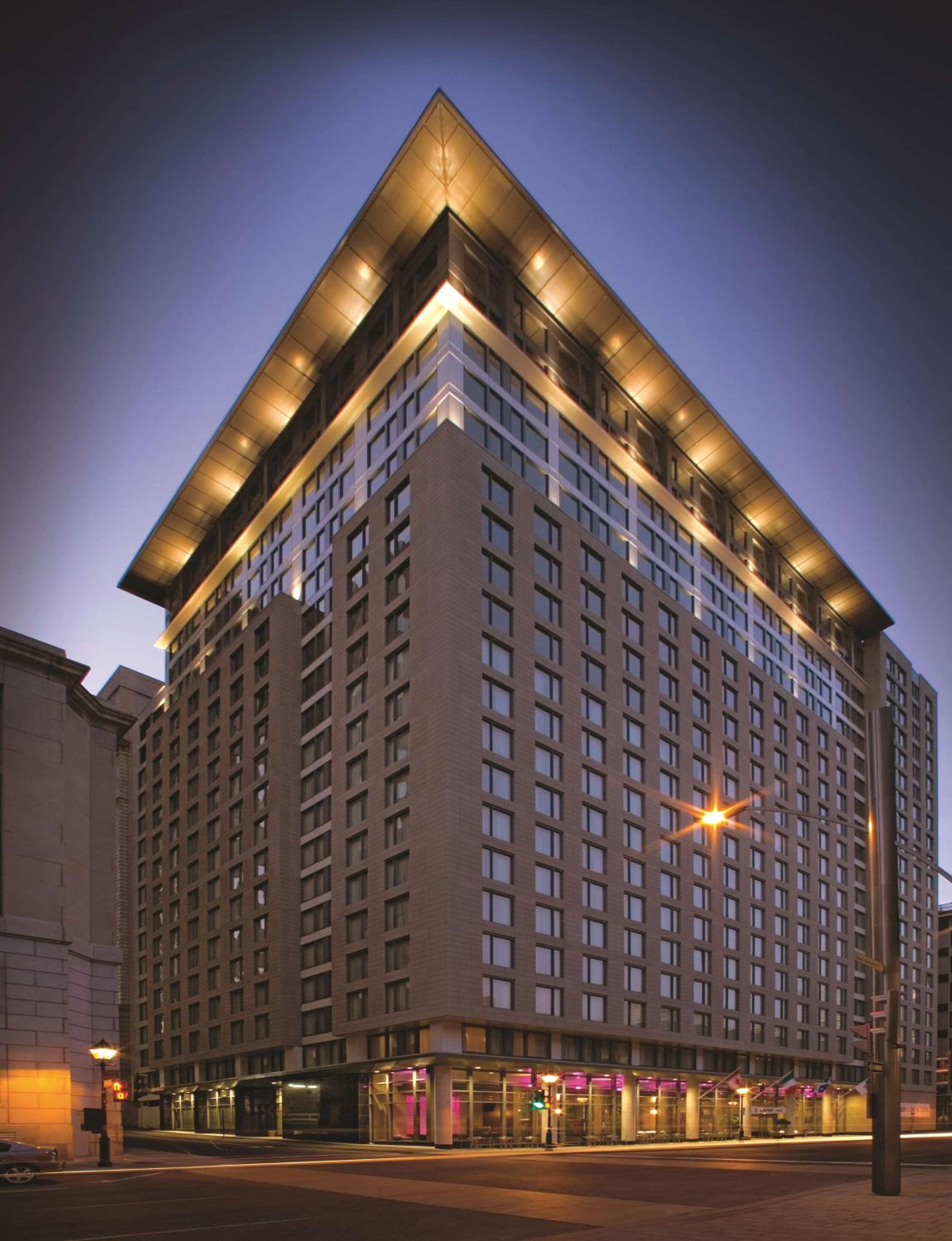 Hotel Embassy Suites by Hilton Montreal
