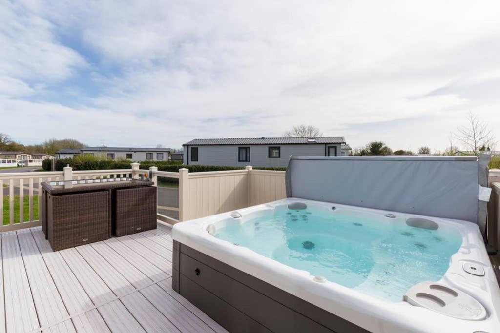 Hotel Thumper Lodge - Luxury Lodge With Hot Tub